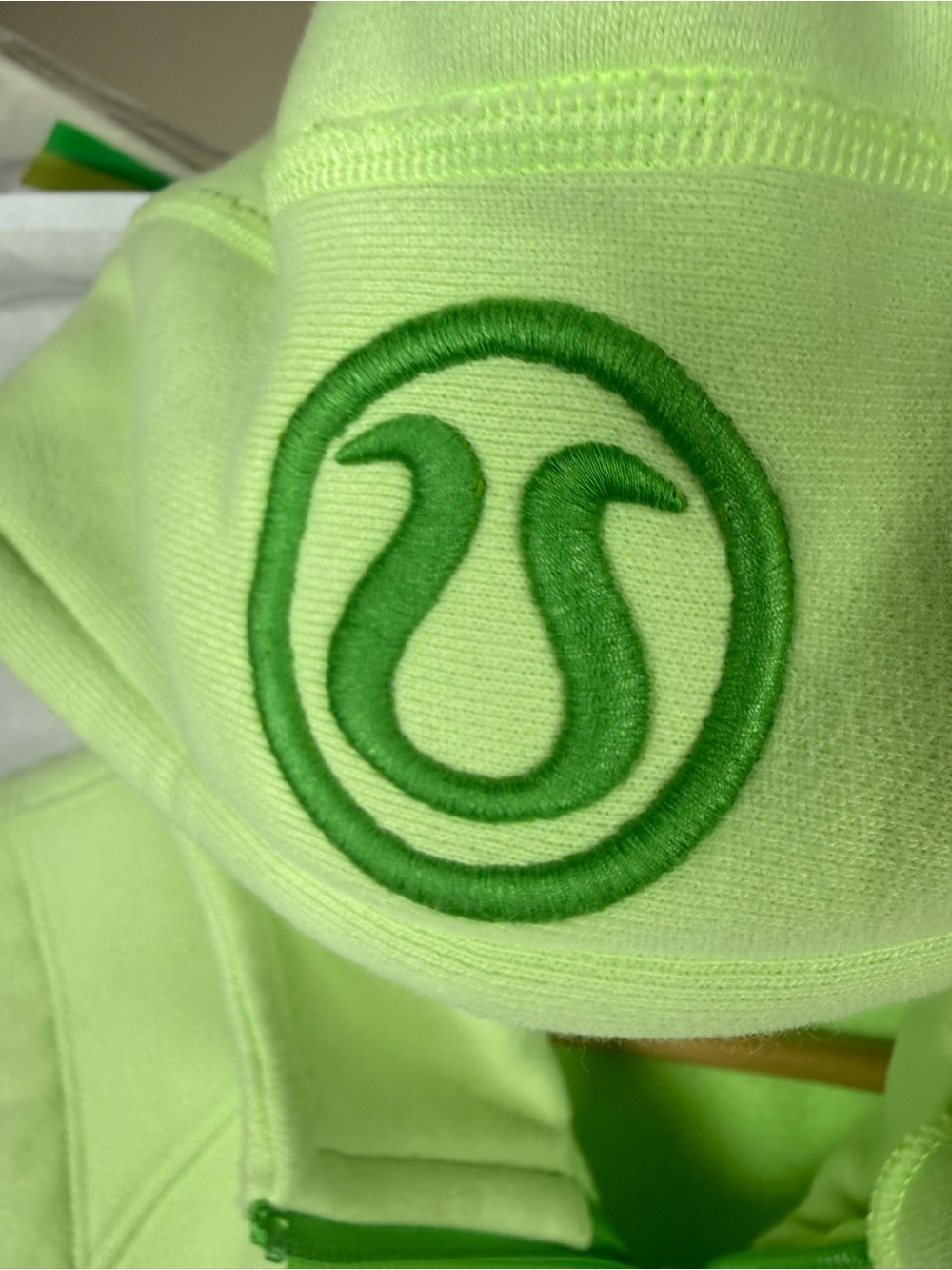 Lululemon Women’s Scuba Vest Size 4 - Picture 3 of 8